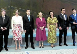 Marisol Garmendia, Ana Otadui, Juan Mari Aburto, Elixabete Etxanobe, Rafael Pardo, Eloísa del Pino, Mireya Uribeetxebarria, Carlos Torres Vila e Imanol Pradales.