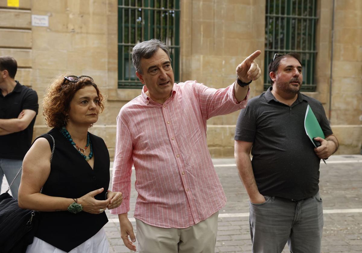 Esteban advierte a Sánchez: «No estamos para proteger Gobiernos»