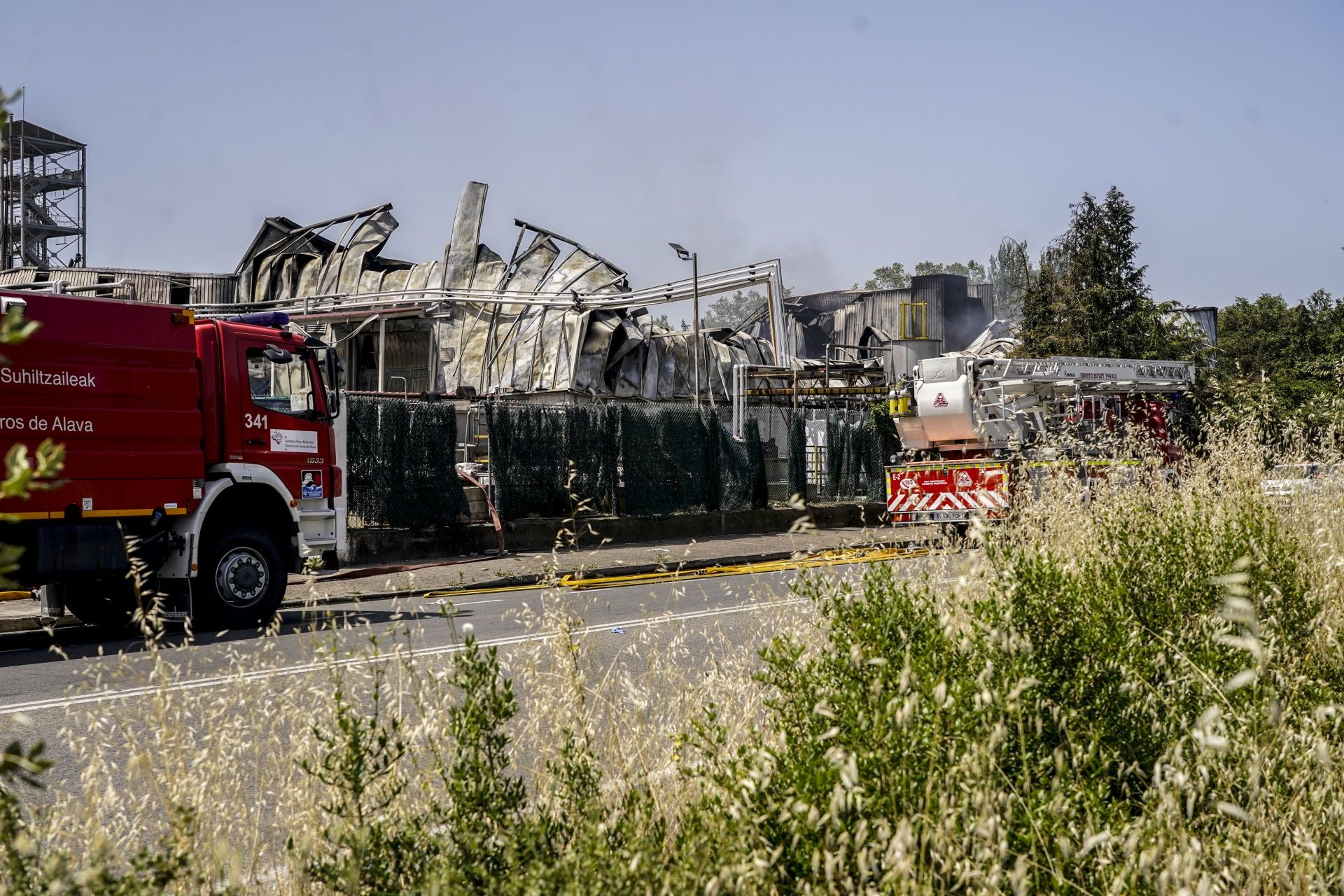 Así ha quedado la fábrica de LEA tras el incendio