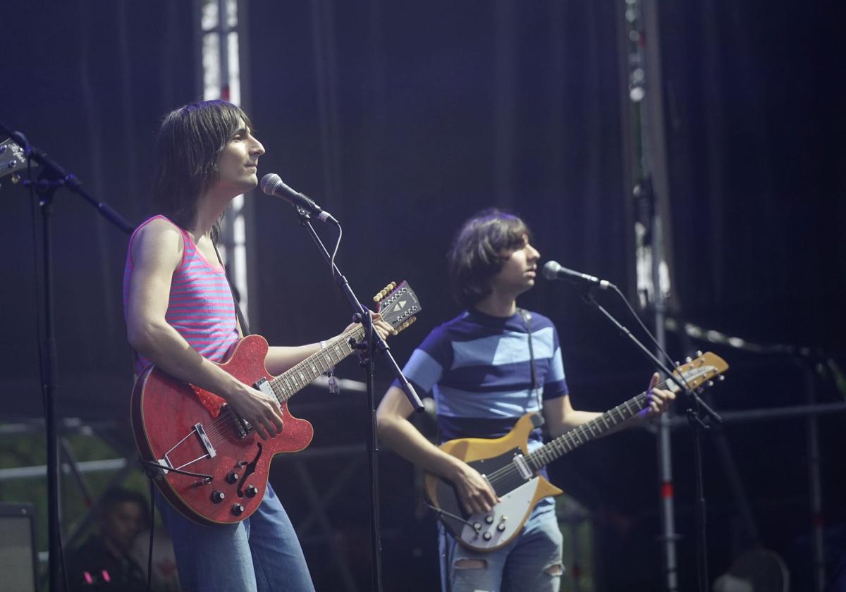 Brian y Michael D'Addario exhibieron su espléndida técnica tanto vocal como instrumental.