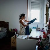 La universitaria Naiara Rodríguez, de Logroño, decidió compartir piso con otras compañeras en Deusto después de dos años en una residencia.