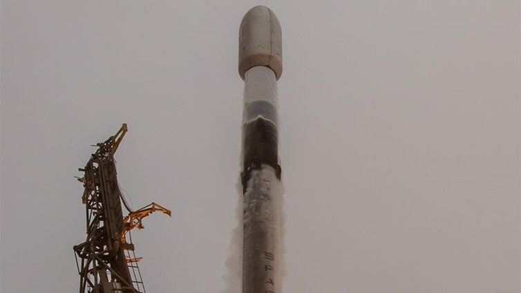 El Falcon 9 que contiene los dos satélites ya ha despegado
