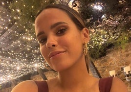 Gloria Camila lució en la boda vizcaína de su primo un vestido de marca española que cuesta menos de 200 euros.