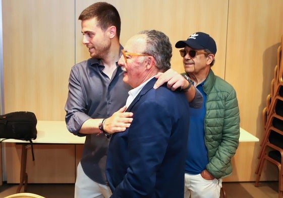 Lisci y De Miguel se han despedido con un abrazo.