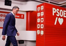 Sánchez busca el choque con Trump para no hablar de Cerdán... Y si es con foto, mejor