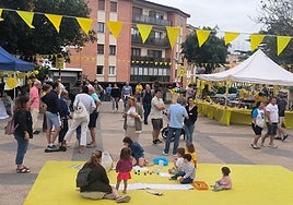Vecinos participan en las actividades de una pasada edición del festival.