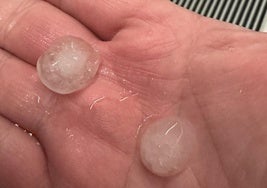 Bolas de granizo en Irun.