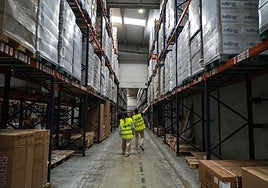 La firma, con 200 años de historia en Vitoria, retomó sus pedidos gracias a su almacén de Júndiz.