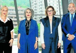 Miren Arzalluz, Ibone Bengoetxea, Elixabete Etxanobe, Pablo Sampedro y Lekha Hileman Waitoller