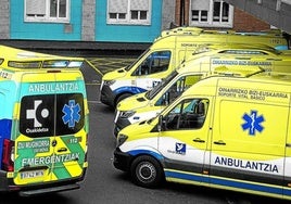 La externalización del servicio de ambulancias es uno de los ejemplos que EH Bildu denuncia como privatización ineficaz del sistema de Salud.