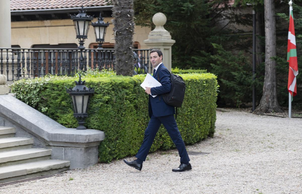 Pradales busca arrancar a Sánchez un primer bloque de la Seguridad Social