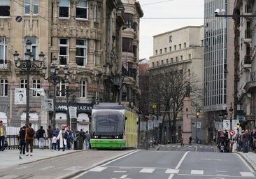 El tranvía interrumpirá su servicio entre el Arriaga y Abando este sábado por el BBK Ría