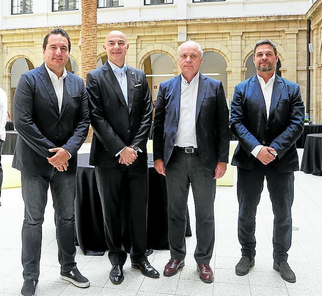 José Cuesta, Jesús Riaño, Fernando Asenjo e Ignacio Martínez de Salazar.