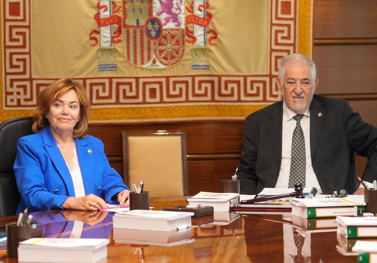 El presidente y la vicepresidenta del Tribunal Constitucional, Cándido Conde Pumpido e Inmaculada Montalbán.