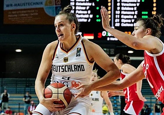 La ala-pívot alemana Sarah Polleros, novena jugadora del Lointek Gernika