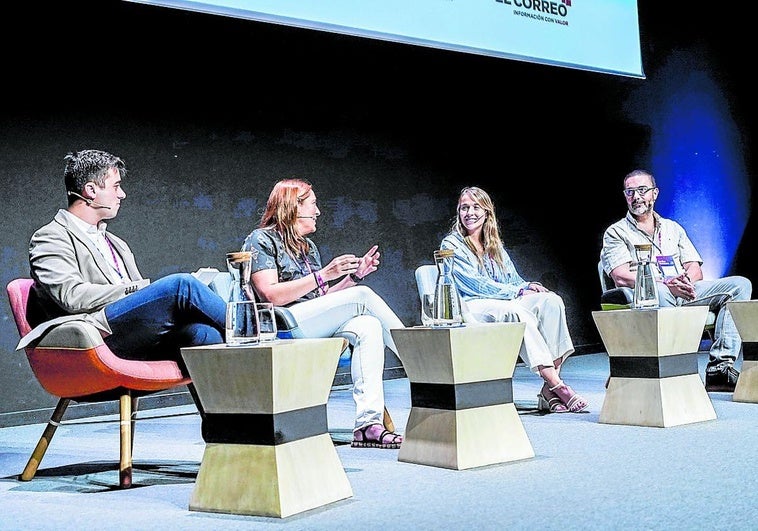 Jon Ander Merodio dirigió el debate entre Mercè Tell, Ainhoa Saralegui y Tom Horsey.