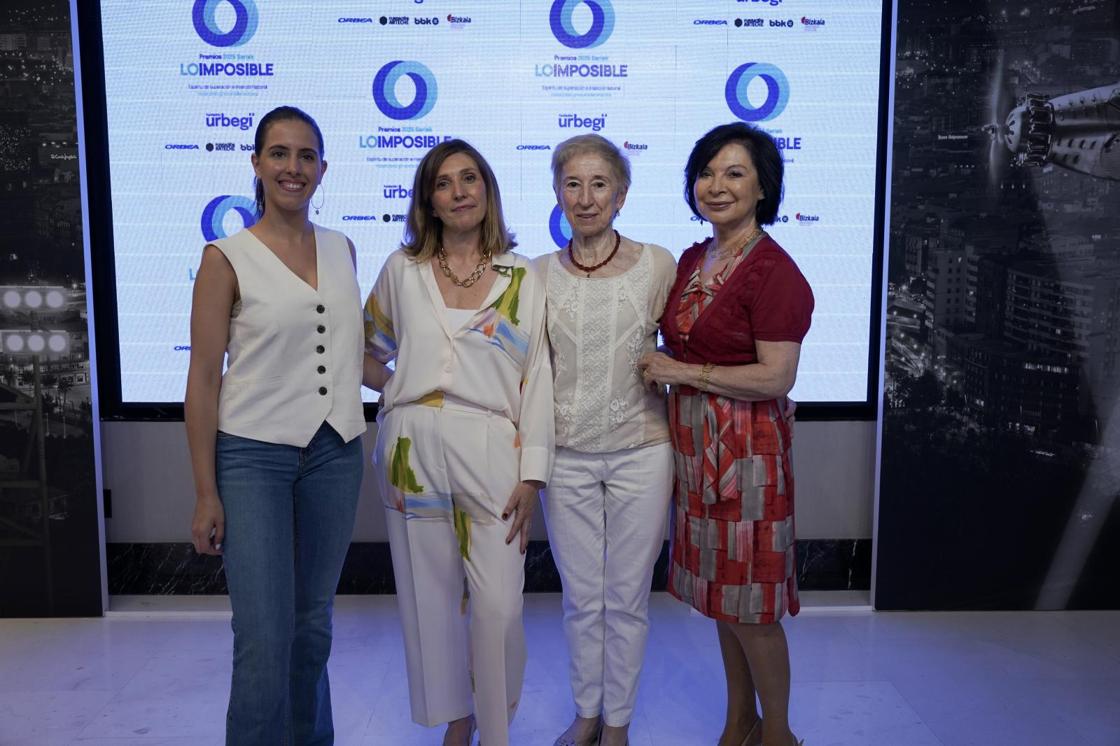 Paula Gil, Cristina Iglesias, Begoña Ortuondo y Begoña Atxalandabaso. 