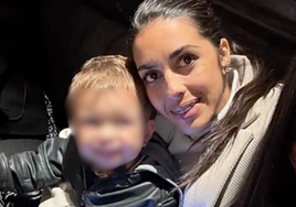 Alejandra Villegas junto a su hijo Samuel, las víctimas del crimen machista de Algemesí.