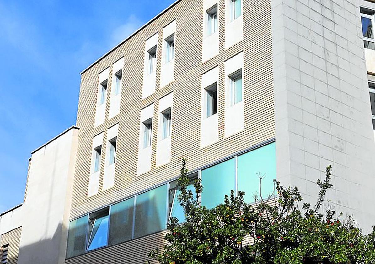 El edificio de Correos, con pisos turísticos, es el único íntegro de alquiler.