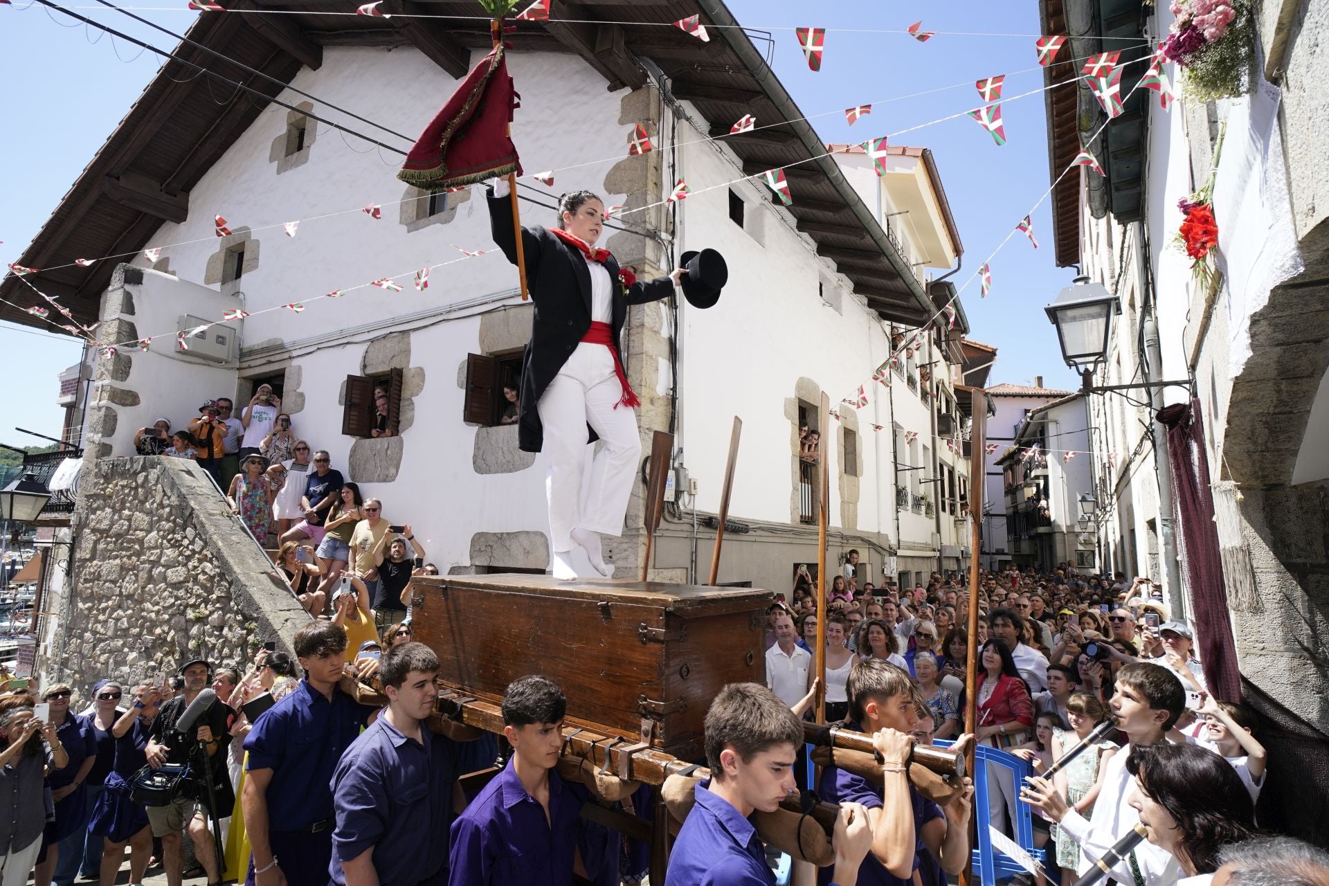 Lekeitio se rinde a la &#039;Kaxarranka&#039;