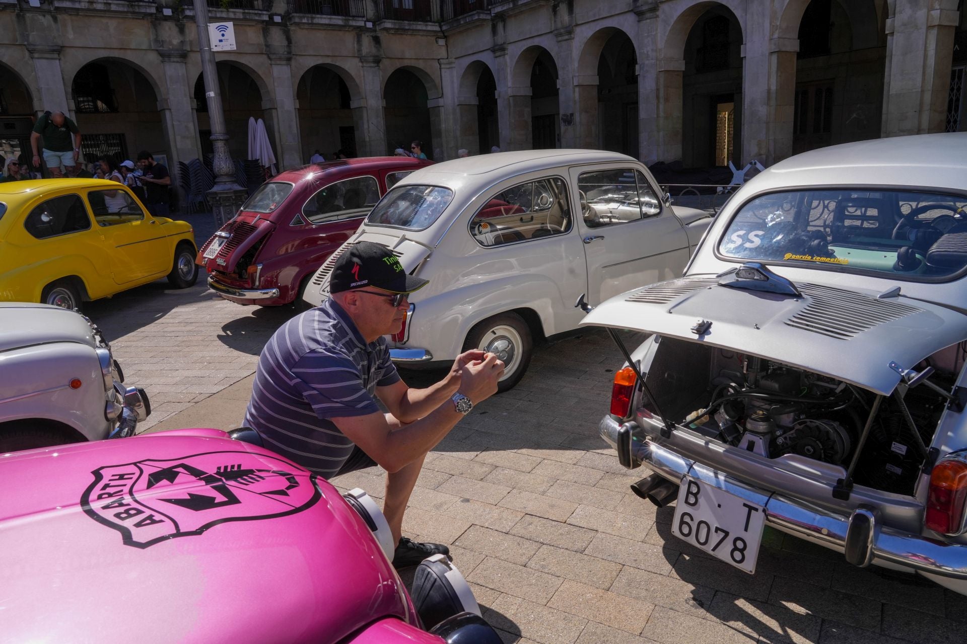 Los SEAT 600 invaden Vitoria
