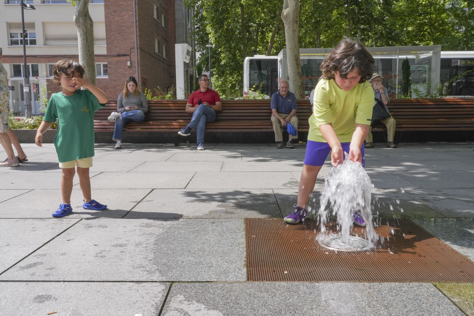 Las imágenes de la calurosa jornada en Vitoria