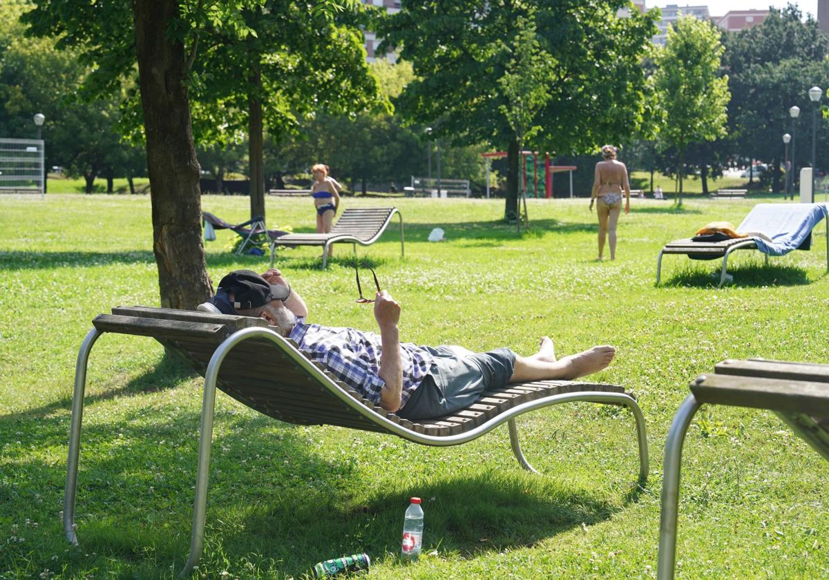Bizkaia estará mañana martes en alerta naranja por altas temperaturas.