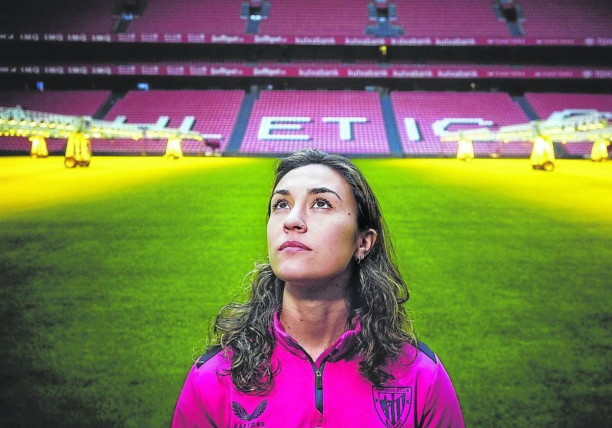 Nahikari posa en San Mamés durante una entrevista con este periódico.