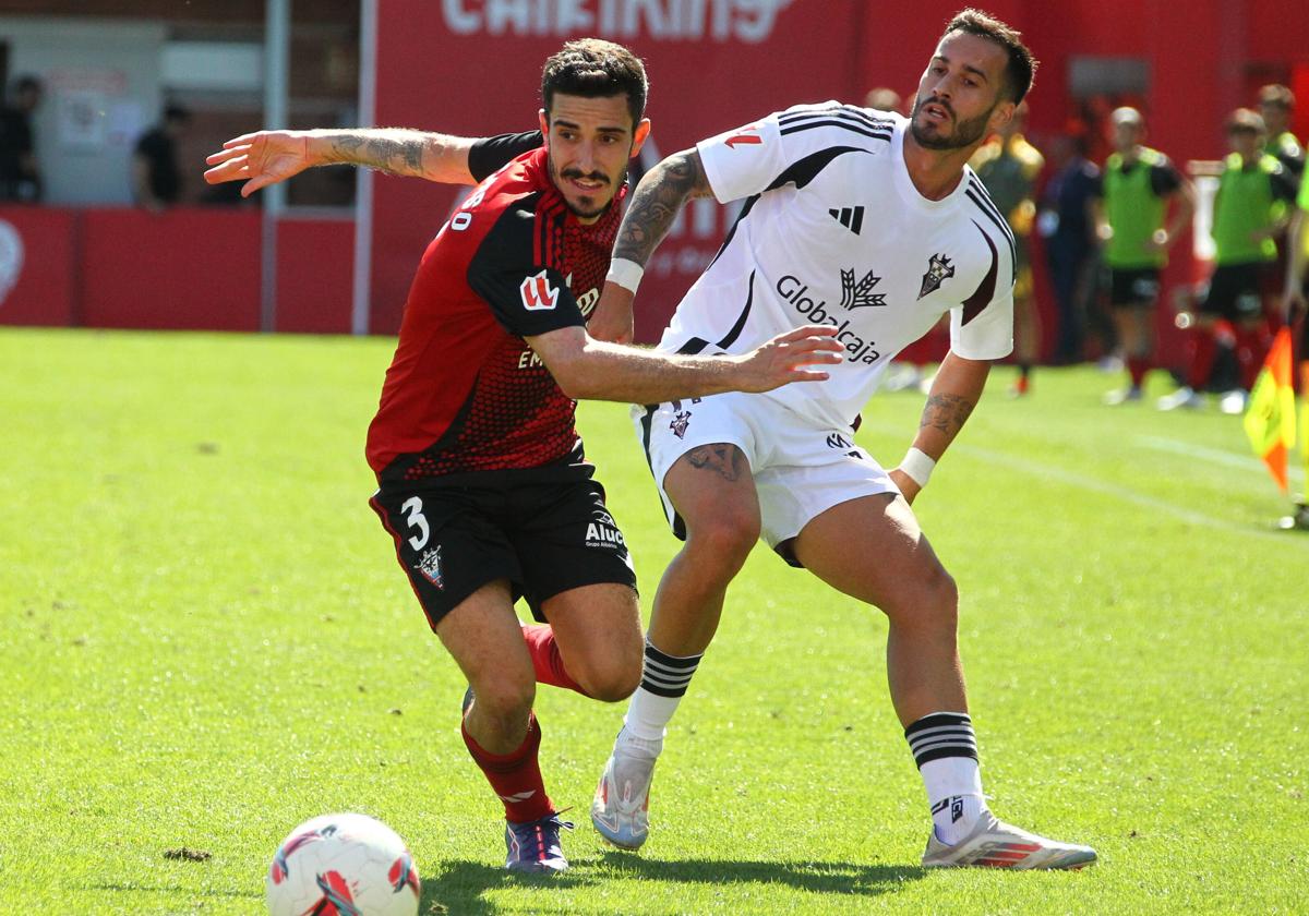 Julio Alonso no jugará en el Mirandés al haber fichado por el Huesca.