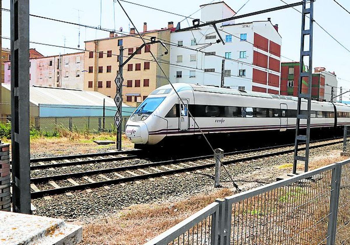 El tren permite disfrutar de una jornada completa de playa.