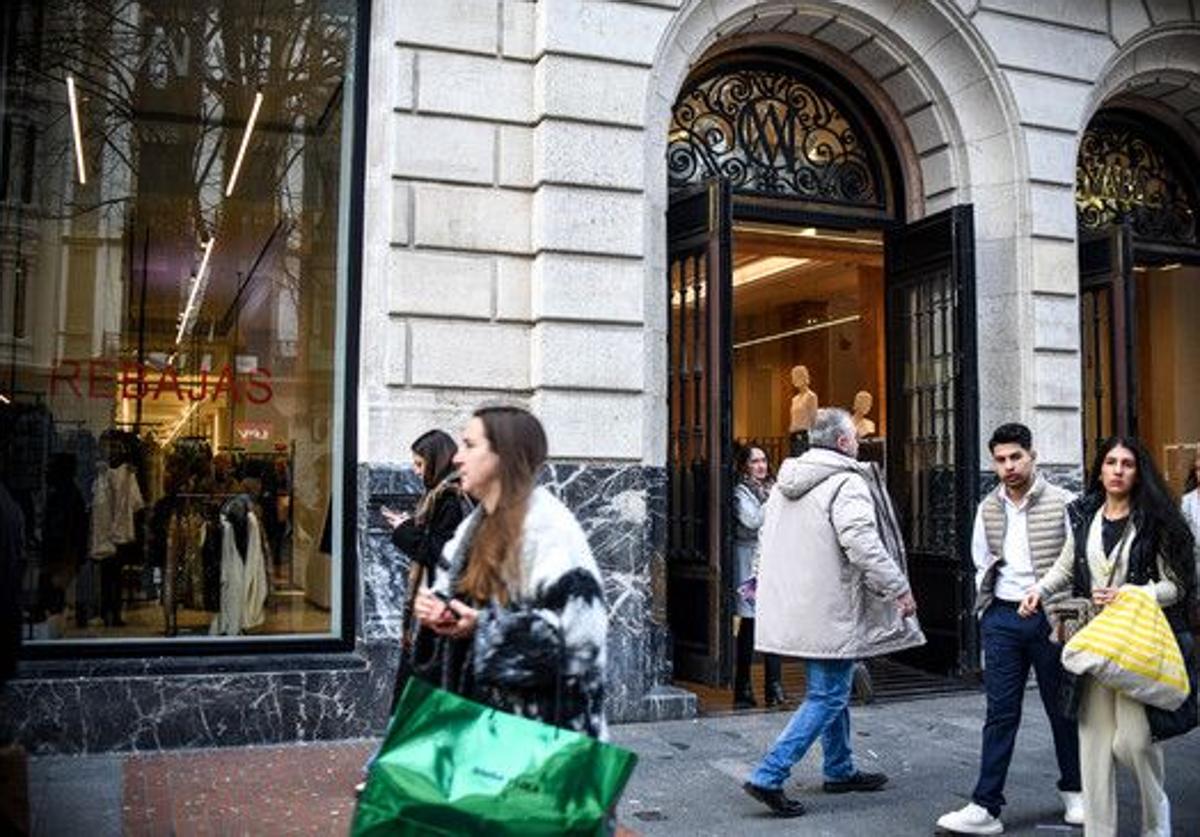 Qué significan las etiquetas de Zara: así se consigue ropa de «super calidad» durante las rebajas de verano