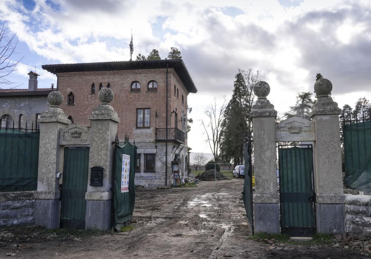 En el inmueble, propiedad de la Diputación hasta 2019, se proyectaba una residencia y una academia.