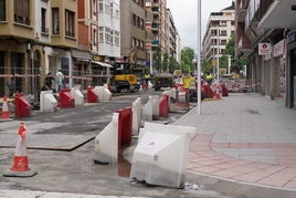 Las obras de la segunda fase de semipeatonalización de la calle Mayor comenzaron en enero.