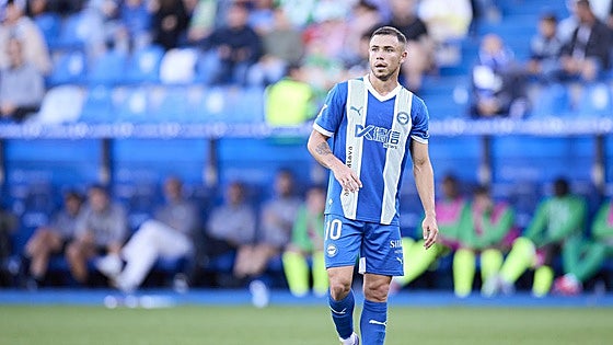 El Racing Club argentino presenta una oferta al Alavés por Conechny