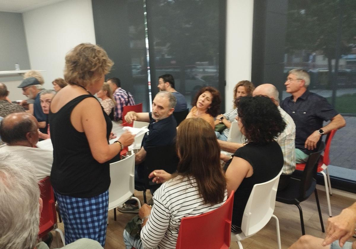 La reunión del miércoles congregó a un buen número de afectados.