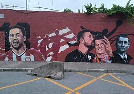 El mural de Barakaldo integra a los porteros Unai Simón y Julen Agirrezabala.