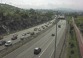 Retenciones en la A-8 a la altura de Muskiz sentido Cantabria