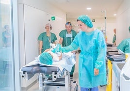 Soraya Sobrón anima a su hija Ane.