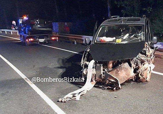 Tres heridos trasladados al hospital tras un choque entre dos vehículos en Balmaseda