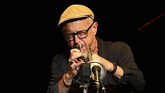 Dave Douglas cierra un festival de Getxo de transición con un concierto surrealista