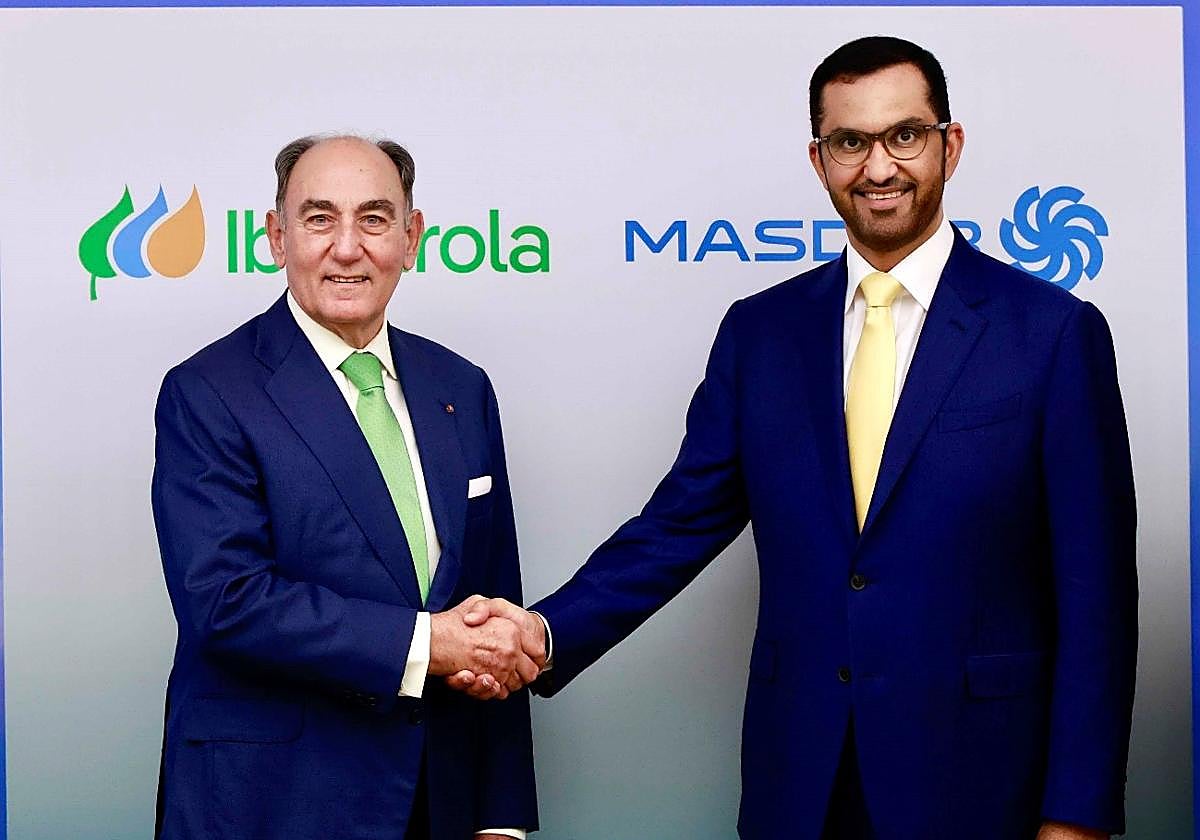 El presidente de Iberdrola, Ignacio Galán, junto al ministro de industria de Abu Dabi y presidente de Masdar, Al Jaber.