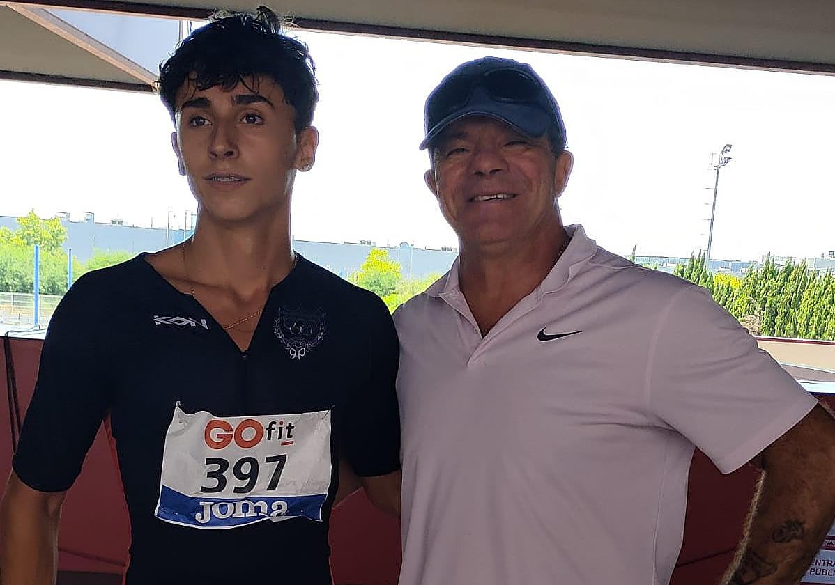 El protagonista, con Raúl Quero.