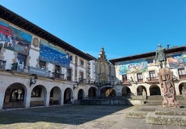 Murales pintados por niños de diferentes paises del mundo y exhibidos en edificios públicos de Gernika en el marco del proyecto 'Gernika Kids' por la paz.
