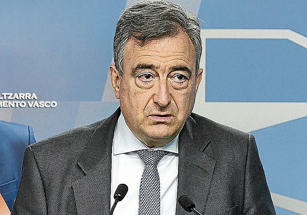 Aitor Esteban, en una comparecencia en el Parlamento vasco.