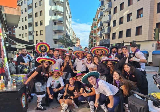 Un grupo de jóvenes disfruta durante la pasada edición de los San Faustos