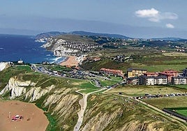 Los acantilados de Sopela serán protagonistas en la nueva apuesta por un turismo sostenible y activo.