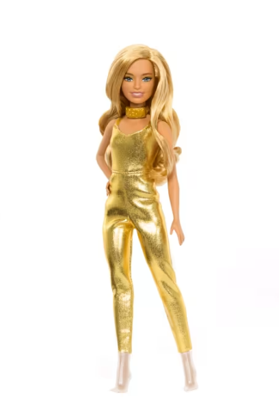 En 2015 se lanzaron varios modelos de Barbie petite para representar a las mujeres y niñas de baja estatura.