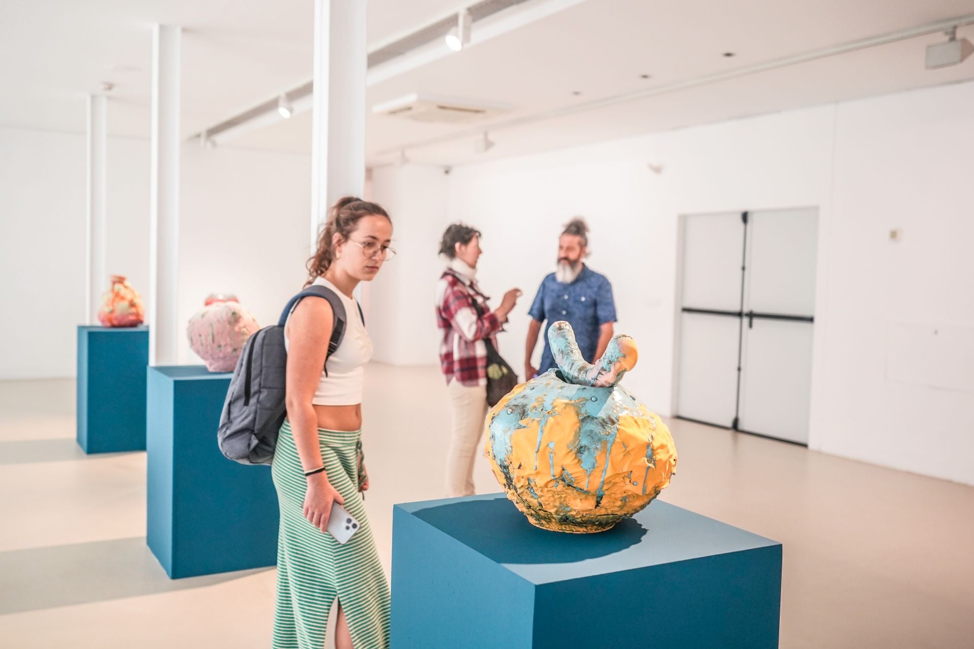 La artista vasca Mar de Dios expone &#039;Espejo de agua y flores&#039; en Vitoria