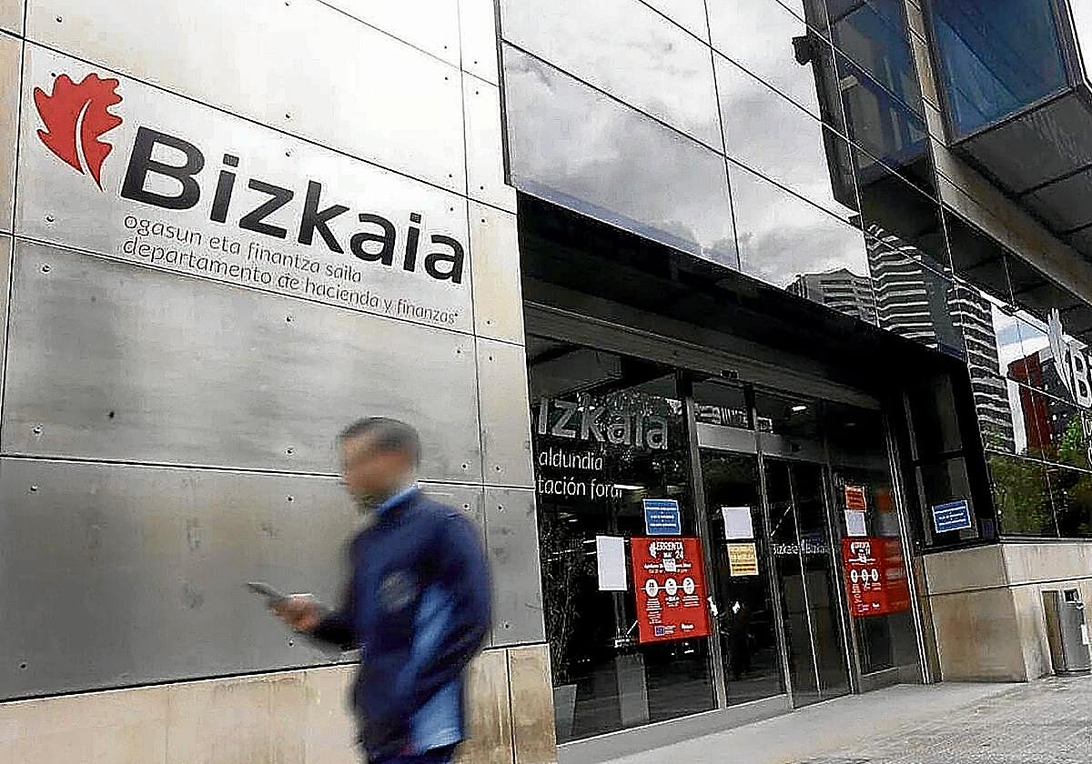 Exterior de las oficinas de Hacienda en Bilbao.