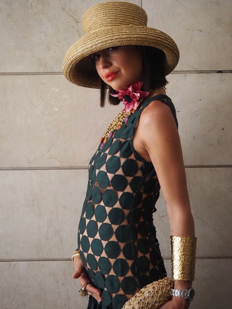 Paula, la invitada vizcaína que deslumbró en una boda en Madrid embarazada y con transparencias